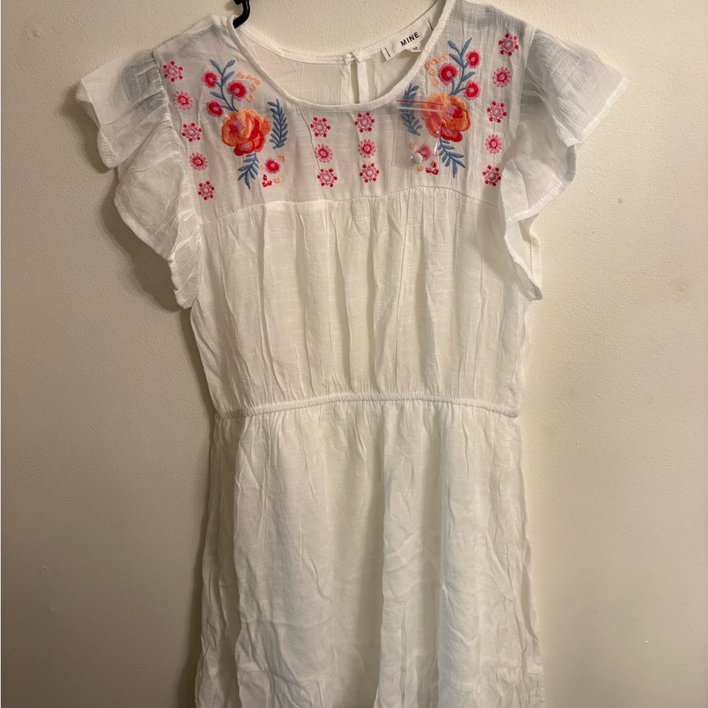 Detailed dress floral all white size small brand new